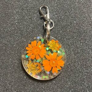 Orange flower, resin, keychain